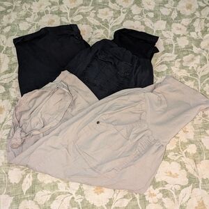 2 pairs of Motherhood Maternity capris - 2x